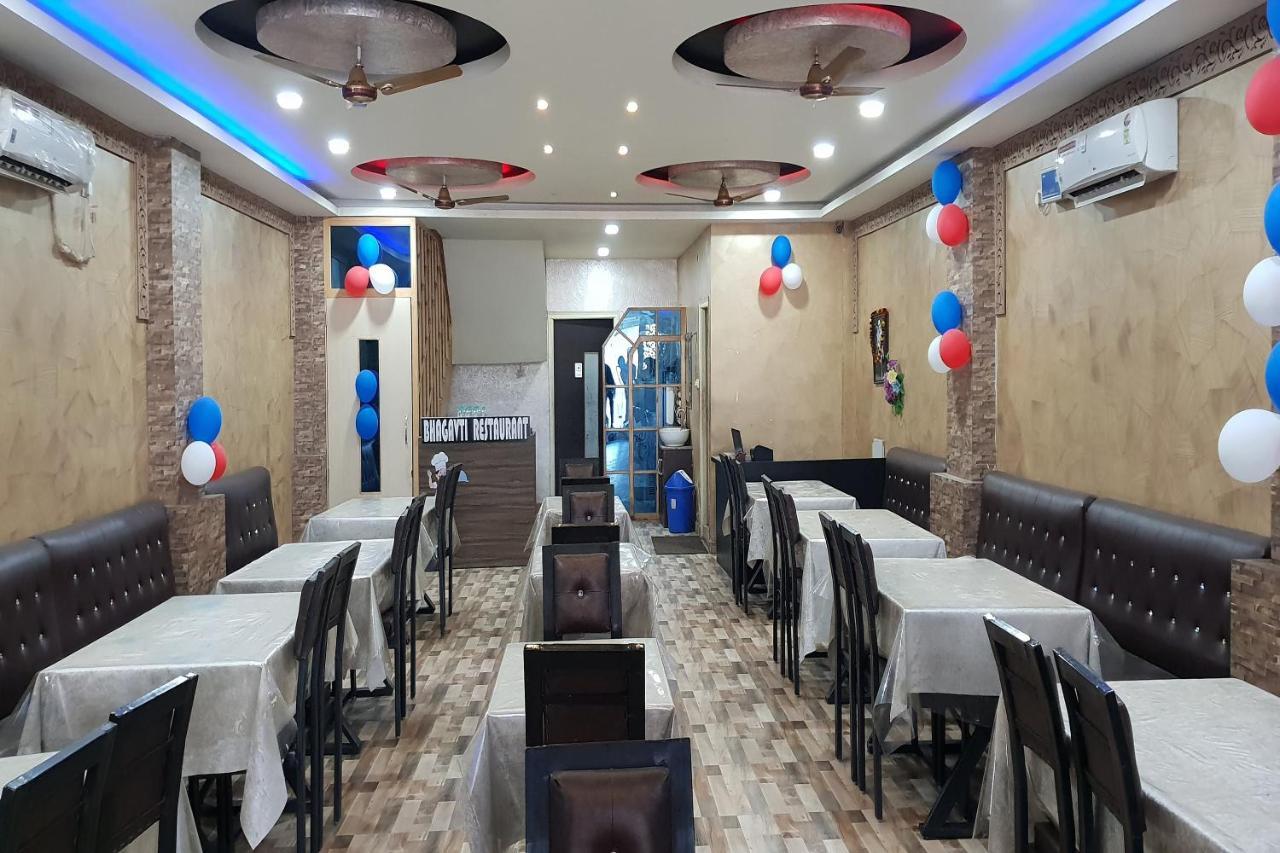 Hotel Oyo 27750 Bhagwati Residency Mirzāpur Exterior foto